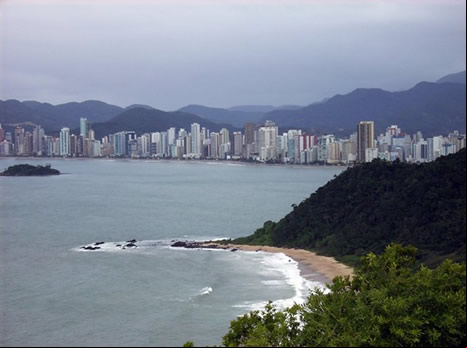 Praia do Buraco